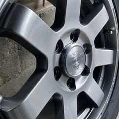 スタッドレスタイヤ ランクル250の画像