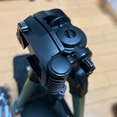 0円早い者勝ちカメラ3脚2本ケース付きの画像