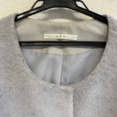 KBF グレー フリース ノーカラージャケットの画像