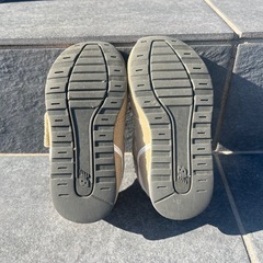 【ニューバランス】キッズ 15㎝/ベージュの画像