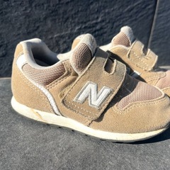 【ニューバランス】キッズ 15㎝/ベージュの画像