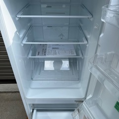 ■メーカー：ヤマダ電機 YAMADA ■年式：2022年製 ■型番：YRZ-F15J ■容量：156L / ホワイト / ファン式 / 右開きの画像