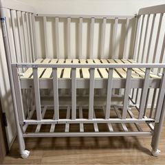 YATOMI ベビーベッドの画像