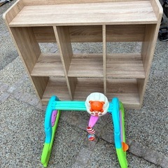 木製収納棚の画像