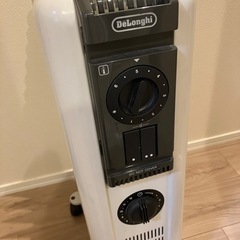 【0円・無料】デロンギ オイルヒーター／動作確認済／年数経過ありの画像