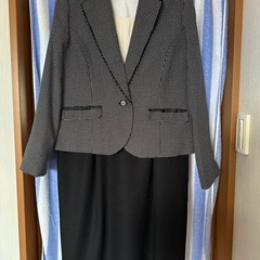 フォーマルスーツ　2着セット
の画像