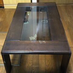 ローテーブル　重さがありところどころガムテープ跡あり　物はいいですの画像