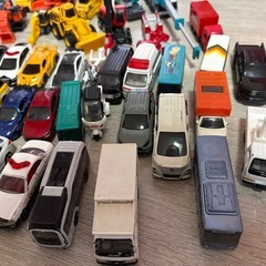 トミカ40台以上働く車いろいろな種類の画像