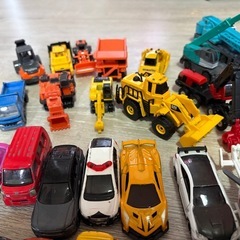 トミカ40台以上働く車いろいろな種類の画像