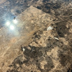 フェイクマーブル天板のダイニングテーブルの画像