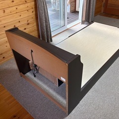 【お取引中】収納、引き出し、照明付きシングルサイズベッドフレーム　　　マットレス無料 の画像