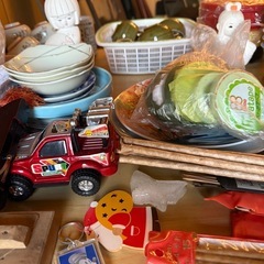 【無料】ミラー、写真立て、ラケットなど、雑貨品各種もらってください！の画像