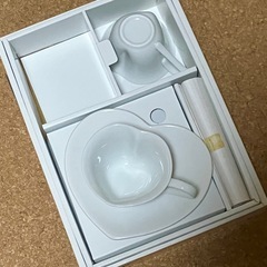 新品未使用☆ペアカップとプレートの画像