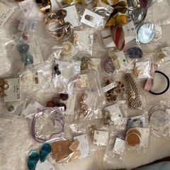 ピアス　やヘアアクセサリーまとめての画像