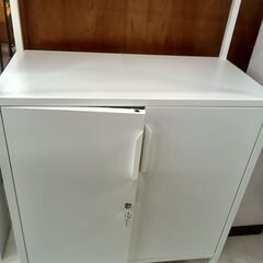 リユースのサカイ栃木店★ジモティ割あり★  ラック ホワイト W70×D37×H110.5 クリーニング済み TC12225の画像