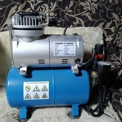 オイルレスコンプレッサー（エアブラシ用）の画像