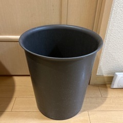 【本日限り& 無料】バケツ・ゴミ箱・カゴなど4点セット まとめてお譲りしますの画像