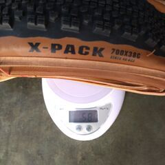 700x38c ブロックタイヤx2 700x38~45cチューブ(フレンチバルブ)x2 新品未使用の画像