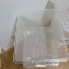 コロ付き衣装ケース　4つの画像