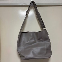 A4収納可能 ショルダーバッグ グレー レディース 斜めがけの画像