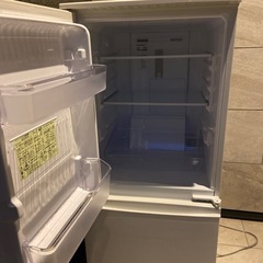 相場の半額‼️　美品　ノンフロン　どっちもとびら　SHARP 137L 冷蔵庫 【SJ-D14F-W】の画像