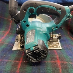 マキタ 125mm 防じん　マルノコ　モデルKS5000FX makita 電動工具 丸のこの画像