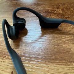 aftershokz 骨伝導イヤホン ブラックの画像