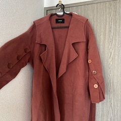 ボタン付きロングコートの画像