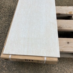 タイル30センチ ×60センチ　1枚
の画像