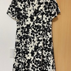 花柄ワンピースの画像