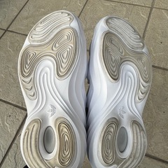 美品❗️adidas アディフォーム　人気 スニーカーの画像
