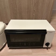 炊飯器とオーブントースターの画像