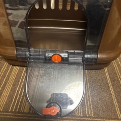 アイリスオーヤマ　小型犬用キャリーケース　ブラウン
　の画像