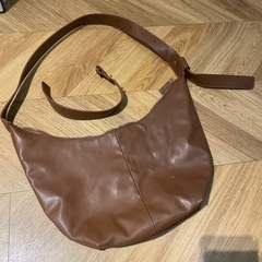 ショルダーバッグ（ブラウン）の画像