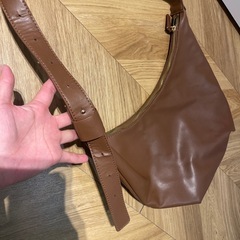 ショルダーバッグ（ブラウン）の画像