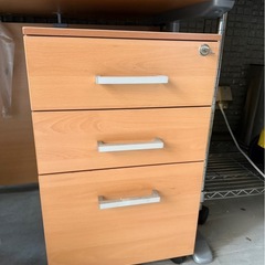 机と引き出しセットの画像