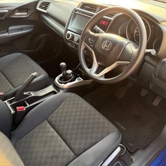 25年式 フィット13G Fパッケージ 5MT 走行2.5万km！！の画像