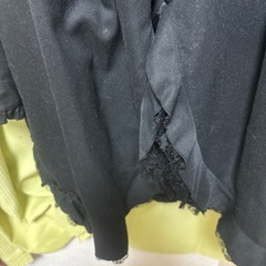 アクシーズファム　黒のコートの画像