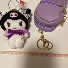 クロミちゃんとミニリュックキーホルダーの画像