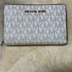 マイケルコース 二つ折り財布