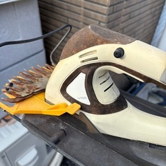 芝刈り用バリカン　ポール付きの画像