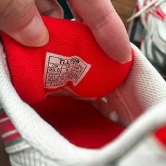 asics オールコート用テニスシューズの画像