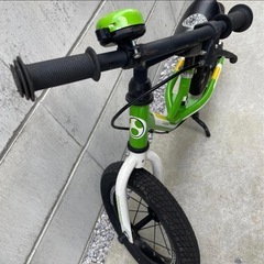 ヨッシーバランスバイクペダルなしの画像