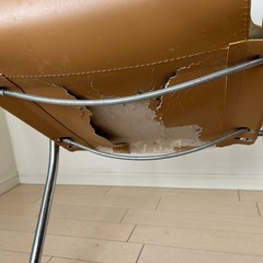 ベージュレザー ダイニングチェア　カンティレバーの画像