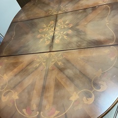 伸長式　円形ヨーロッパ風テーブル　（楕円形）の画像