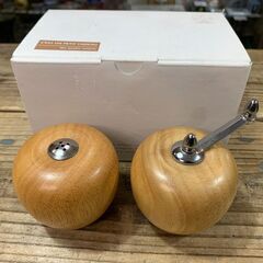 キャトルセゾン 木製 リンゴ型 ソルト ペッパーミル 塩 胡椒 調味料入れ 未使用品 の画像