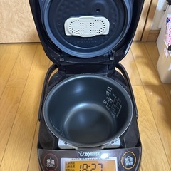 5.5合炊飯器とケトルセットの画像