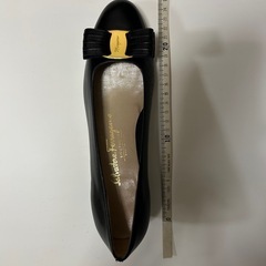 靴4　サルヴァトーレ・フェラガモ（Salvatore Ferragamo）パンプスの画像