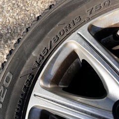 スタッドレスタイヤ　ホイール付き 13インチの画像