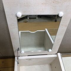 ニトリ ドレッサーテーブル リズバレー SLM9040T 鏡付き ロータイプ ガラス天板 収納付き 化粧台 一人暮らし【糸島市内 送料無料】88279-2-001の画像